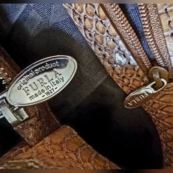 😍 FURLA LEATHER SHOULDER BAG PURSE 😍 IN GREAT CONDITION! - Picture 6 of 13